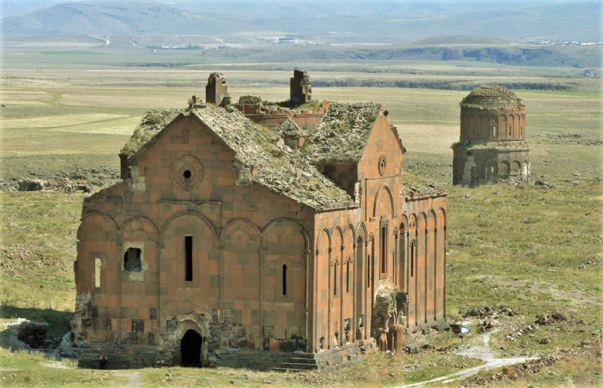 The Bagratid Kingdom of Armenia and Ani: The City of 1001 Churches